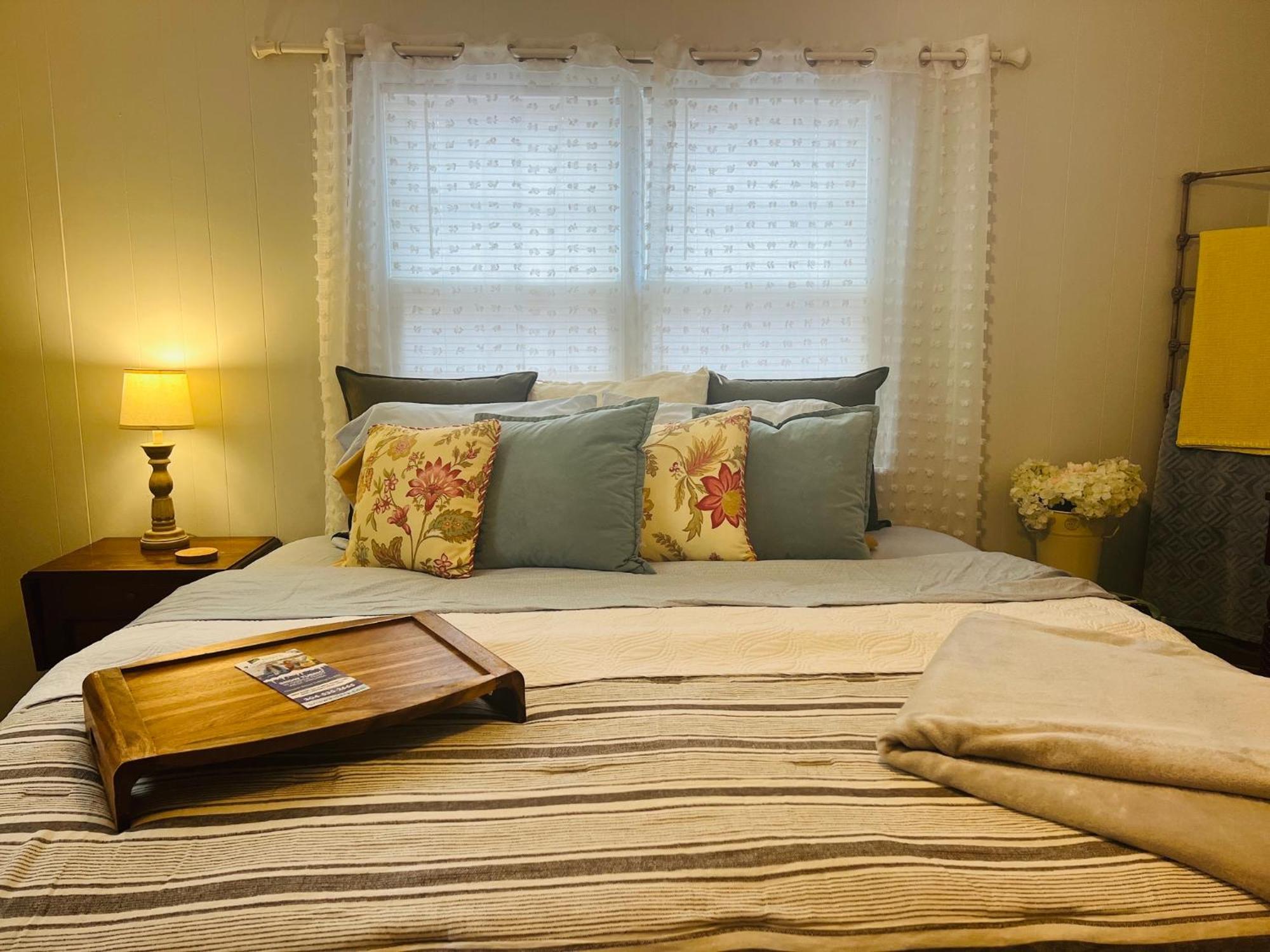 Mountain Lake Retreat - Hot Tub, Lake, Fire Pit, Wineries, Restaurant Harpers Ferry Luaran gambar